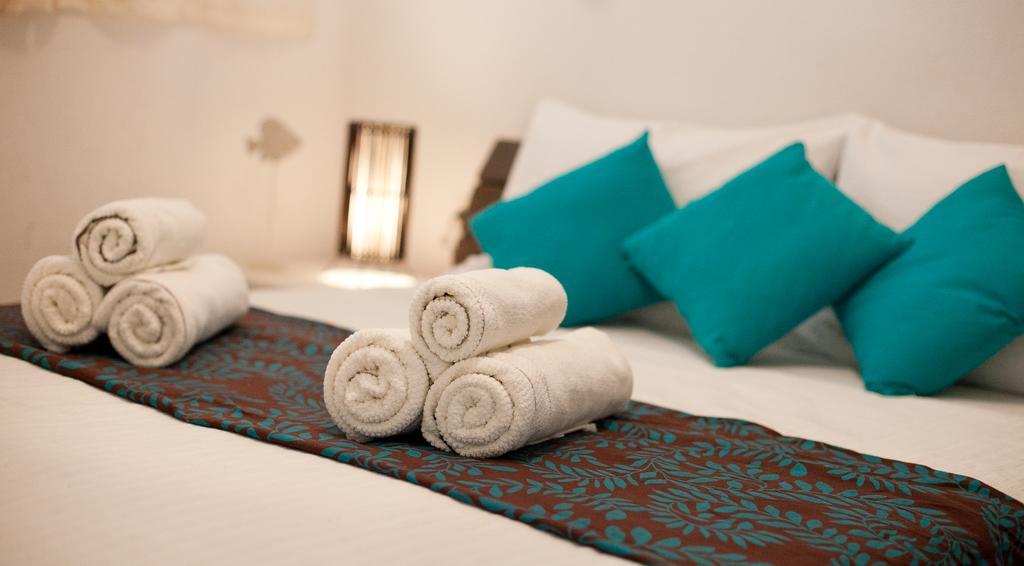 Apartments Mediterranea With Heated Pool Pisak Luaran gambar